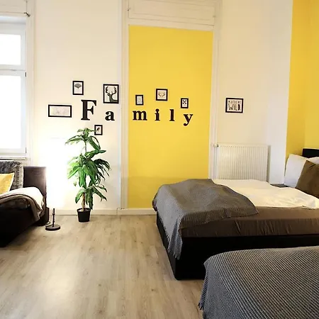Apartmán Lichtdurchflutetes Altbaustudio - Zentrum 600m