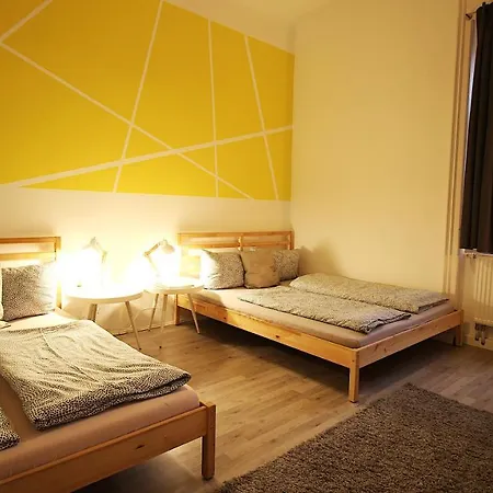 Lichtdurchflutetes Altbaustudio - Zentrum 600m Apartmán