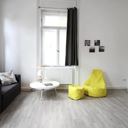 Lichtdurchflutetes Altbaustudio - Zentrum 600m Apartmán