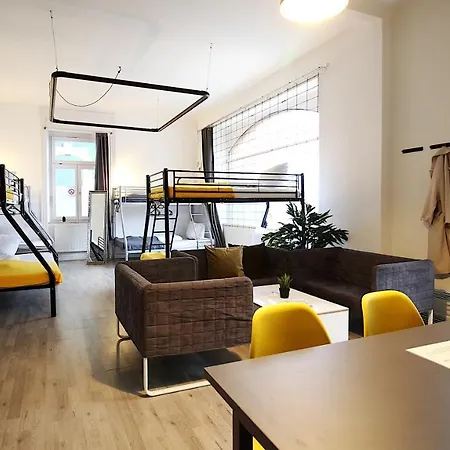 Apartment Lichtdurchflutetes Altbaustudio - Zentrum 600m